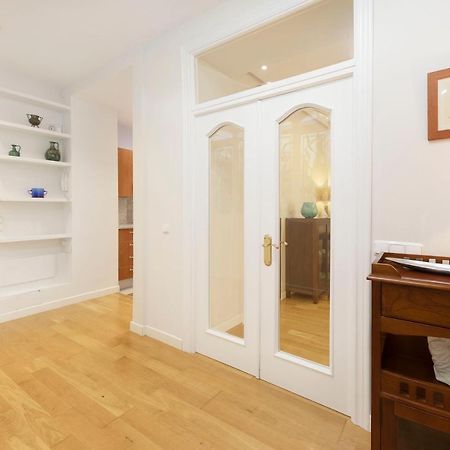 Holidays2Malaga Correo Viejo Next Cathedral Malaga With French Balconies Εξωτερικό φωτογραφία